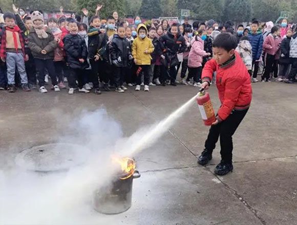 做到“七不 一斷”杜絕學(xué)?；鸹?/>
                                                                </div>
                            <div   id=